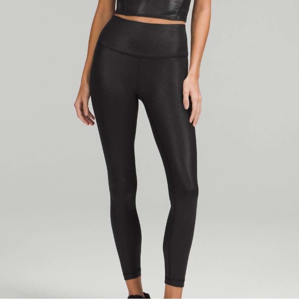 Lululemon foil Wunder Train HR Tight 25” sz 6
